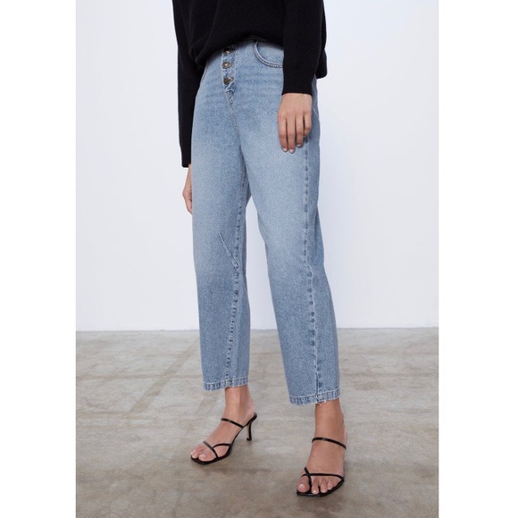 Zara High Waisted Slouchy Fit Jeans - Picture 4 of 14